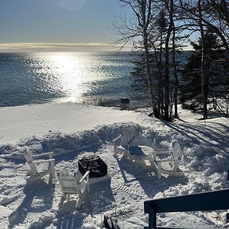 Chalet Chez Les Petit Grandes-Bergeronnes Exterior foto