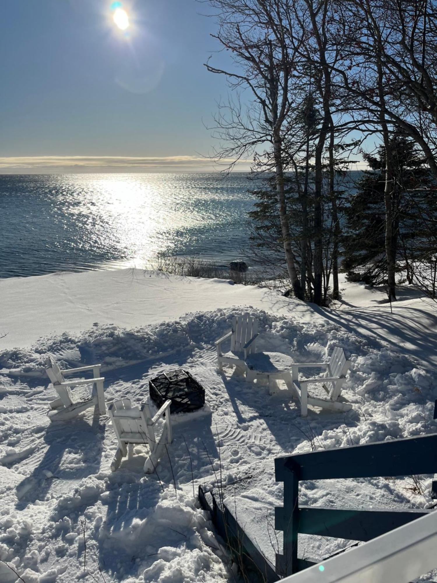 Chalet Chez Les Petit Grandes-Bergeronnes Exterior foto