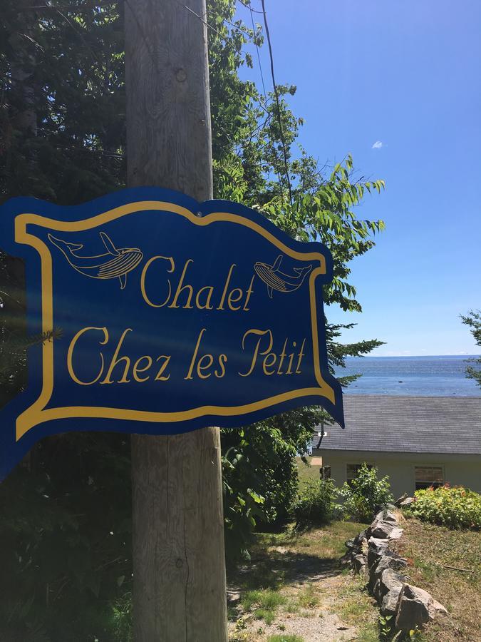 Chalet Chez Les Petit Grandes-Bergeronnes Exterior foto