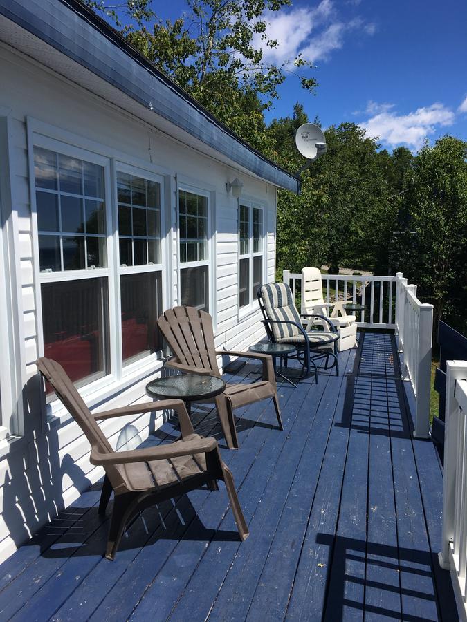 Chalet Chez Les Petit Grandes-Bergeronnes Exterior foto